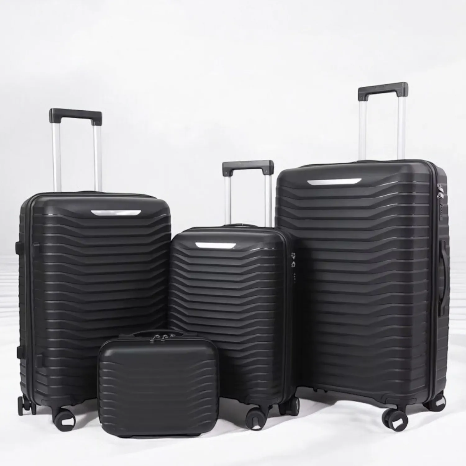 Комплект чемоданов полипропилен MYBAG PP803 черный (S, M, L, кейс)