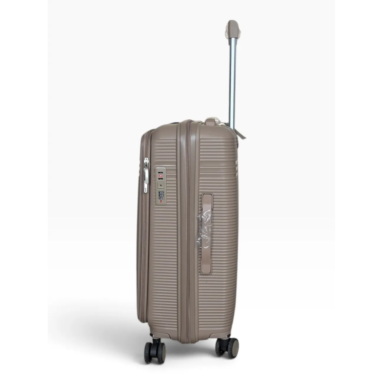 Чемодан полипропилен MYBAG PP824 бежевый M (средний) купить с доставкой