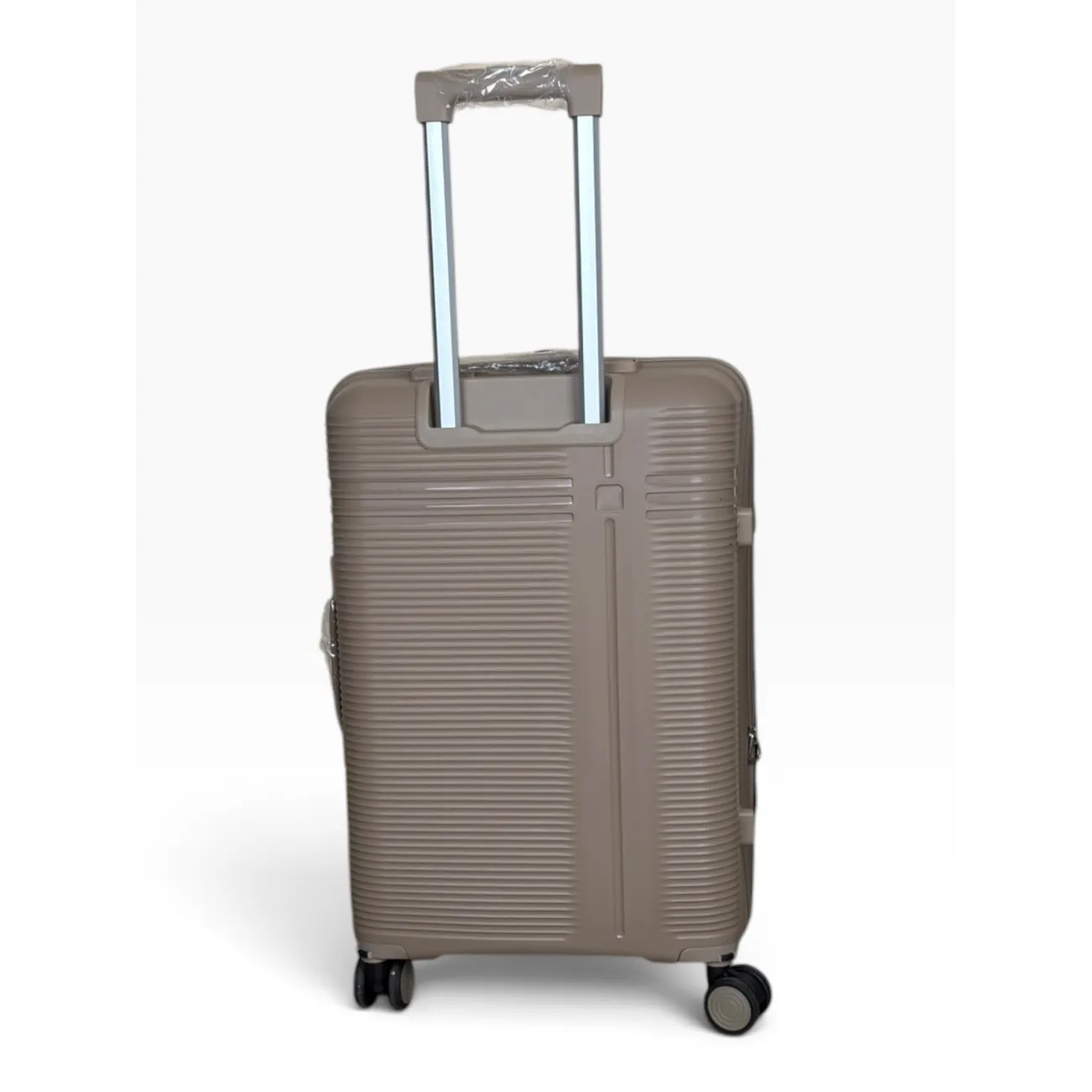 Чемодан полипропилен MYBAG PP824 бежевый M (средний) купить с доставкой