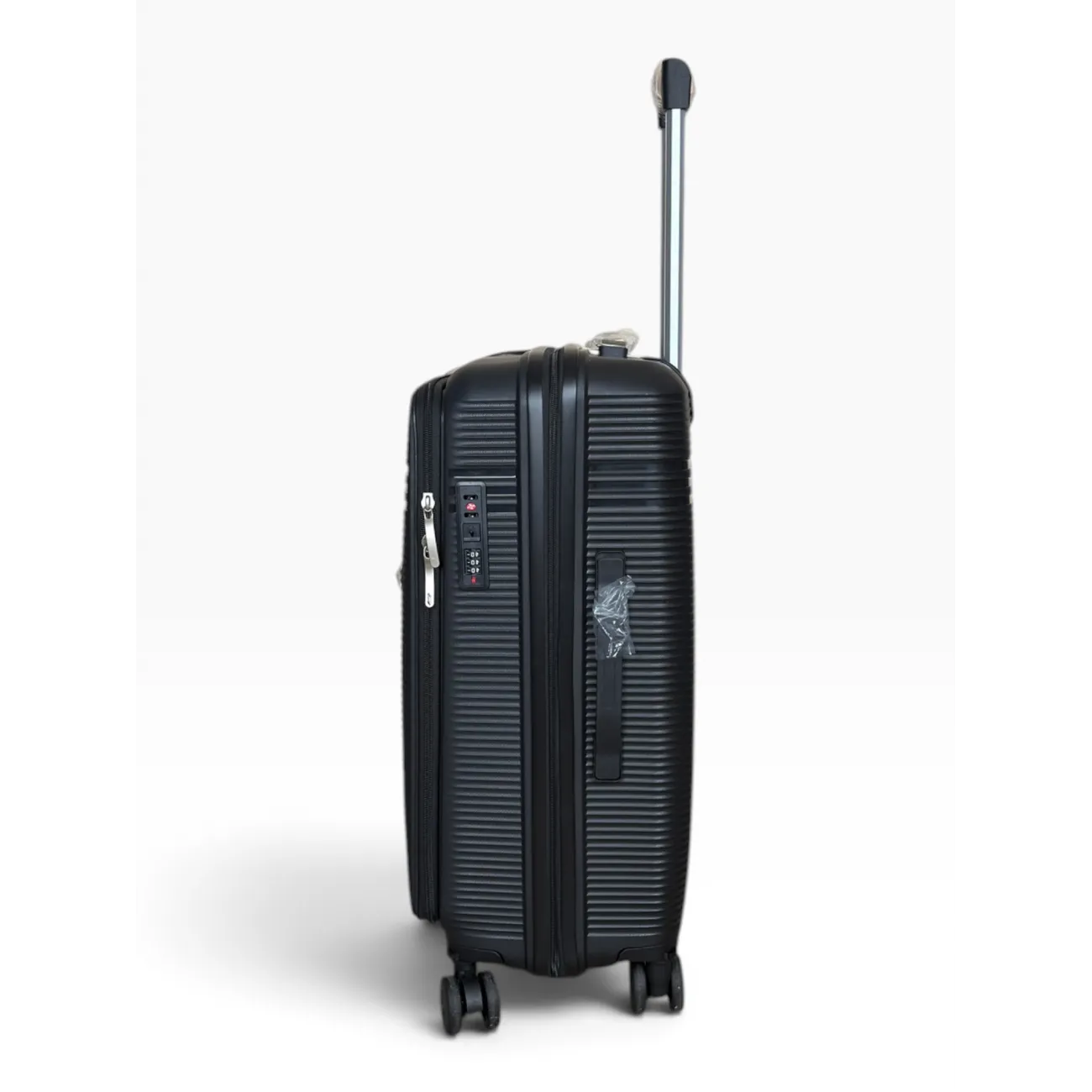 Чемодан полипропилен MYBAG PP824 черный M (средний) купить с доставкой