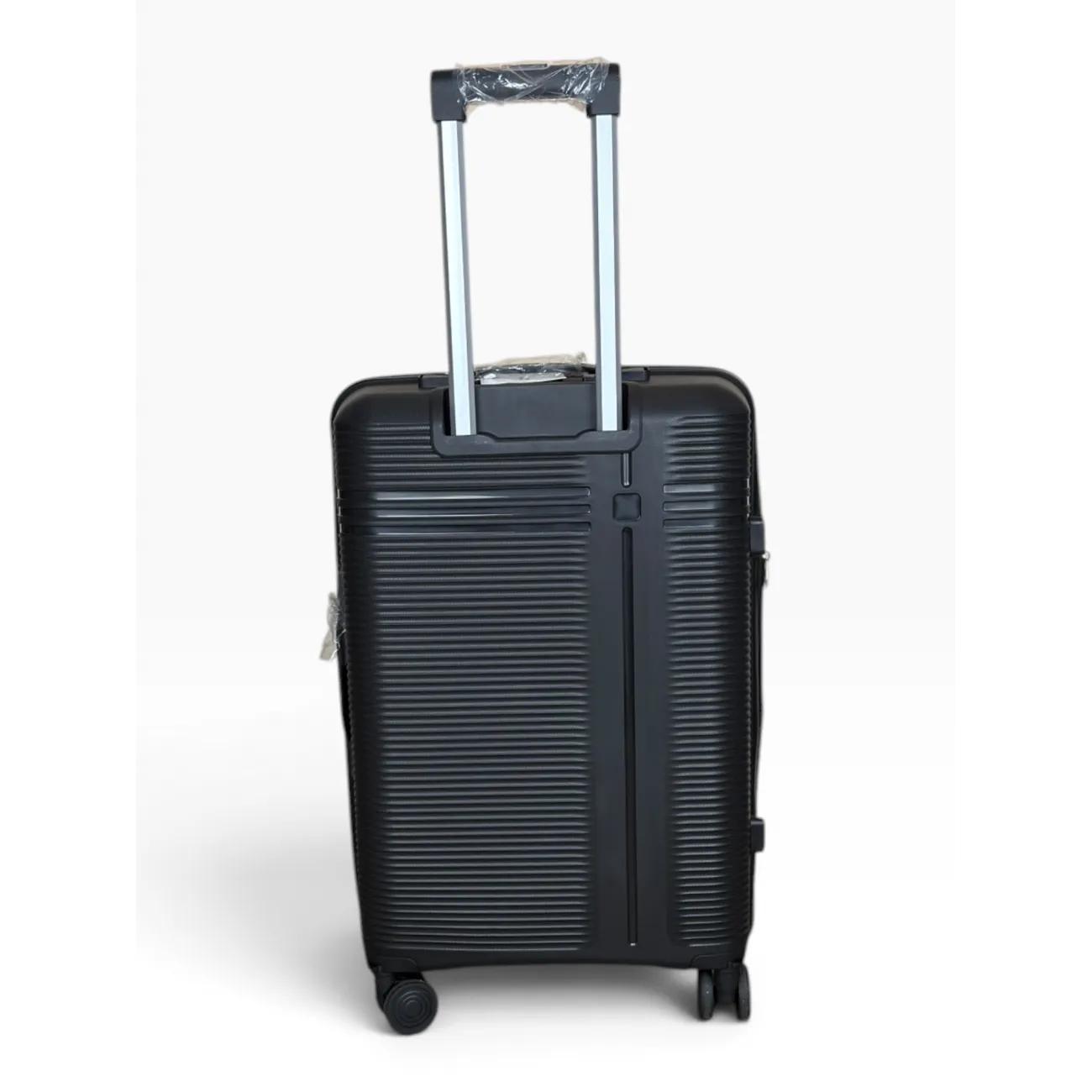 Чемодан полипропилен MYBAG PP824 черный M (средний) купить с доставкой