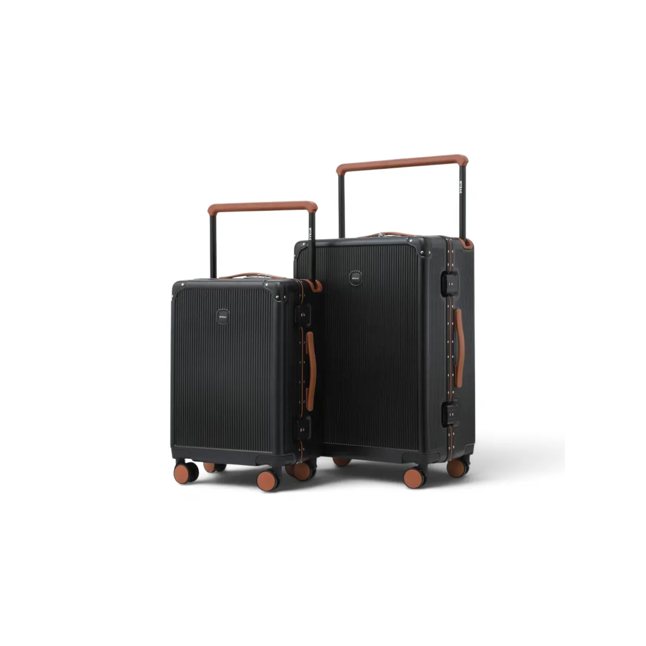 Чемодан поликарбонат Adventure PC120 черный S+ (малый+) купить с доставкой