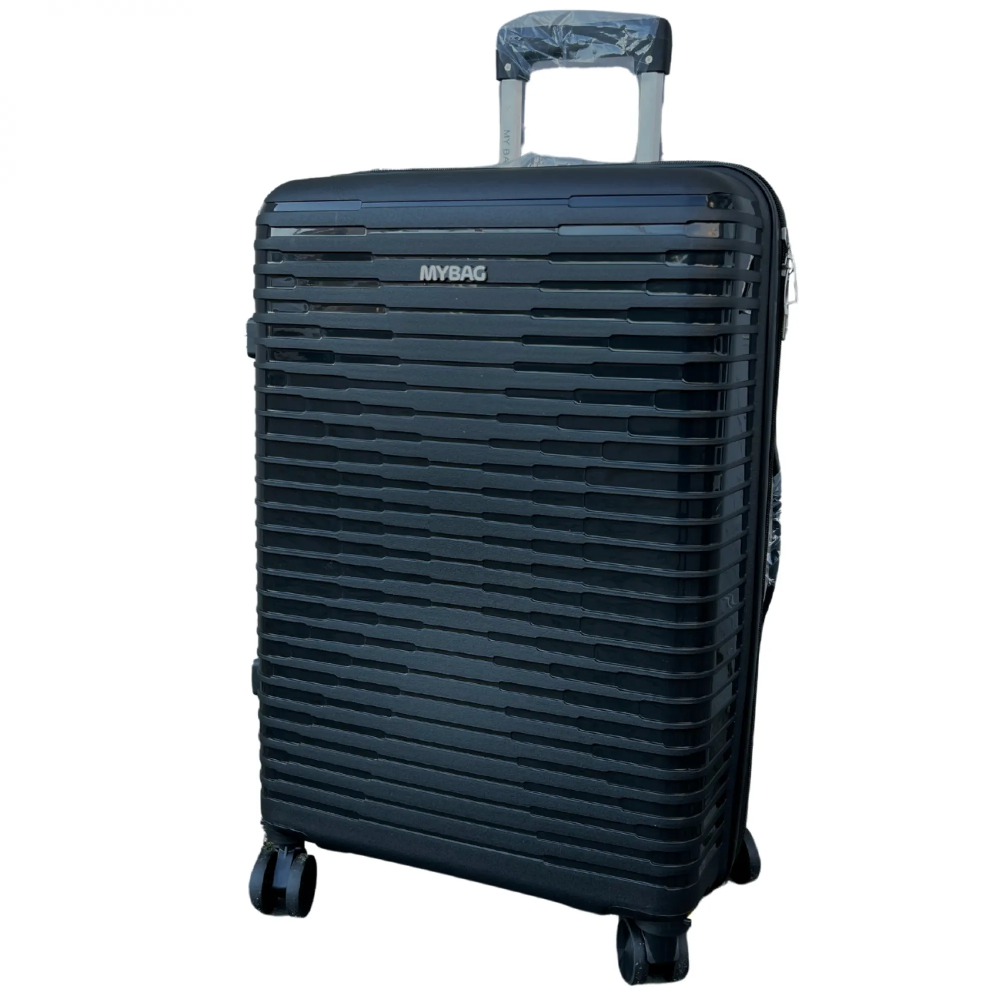 Чемодан полипропилен MYBAG PP812 черный M (средний)